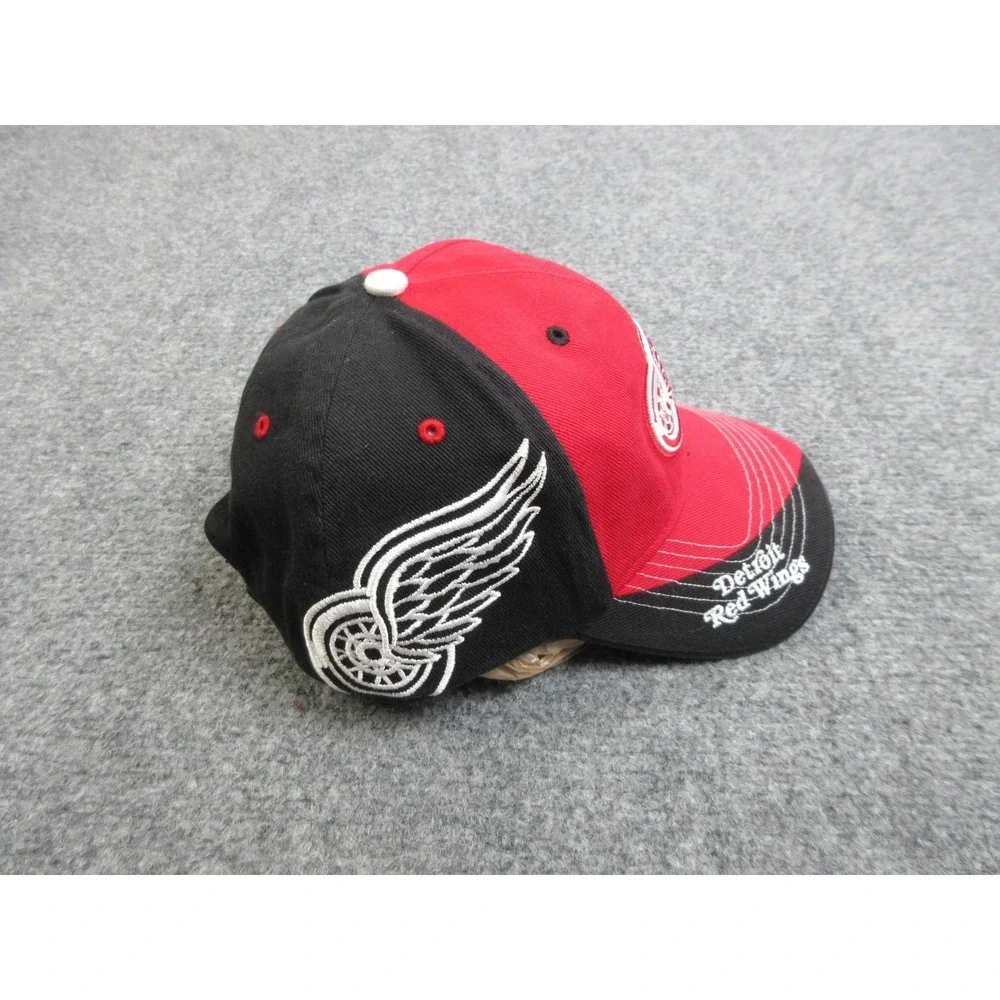 Detroit Red Wings Hat Cap Strap Back OSFA Black Red NHL Hockey Mens‎ Embroidered